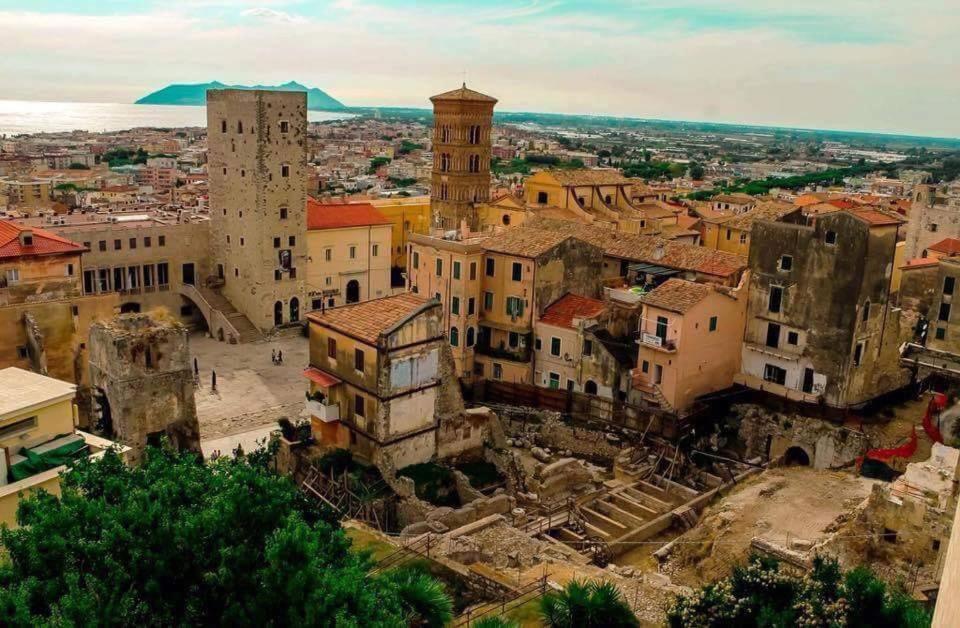 Casa Vitelli - Centro Storico A Due Passi Da Tutto Apartamento Terracina Exterior foto