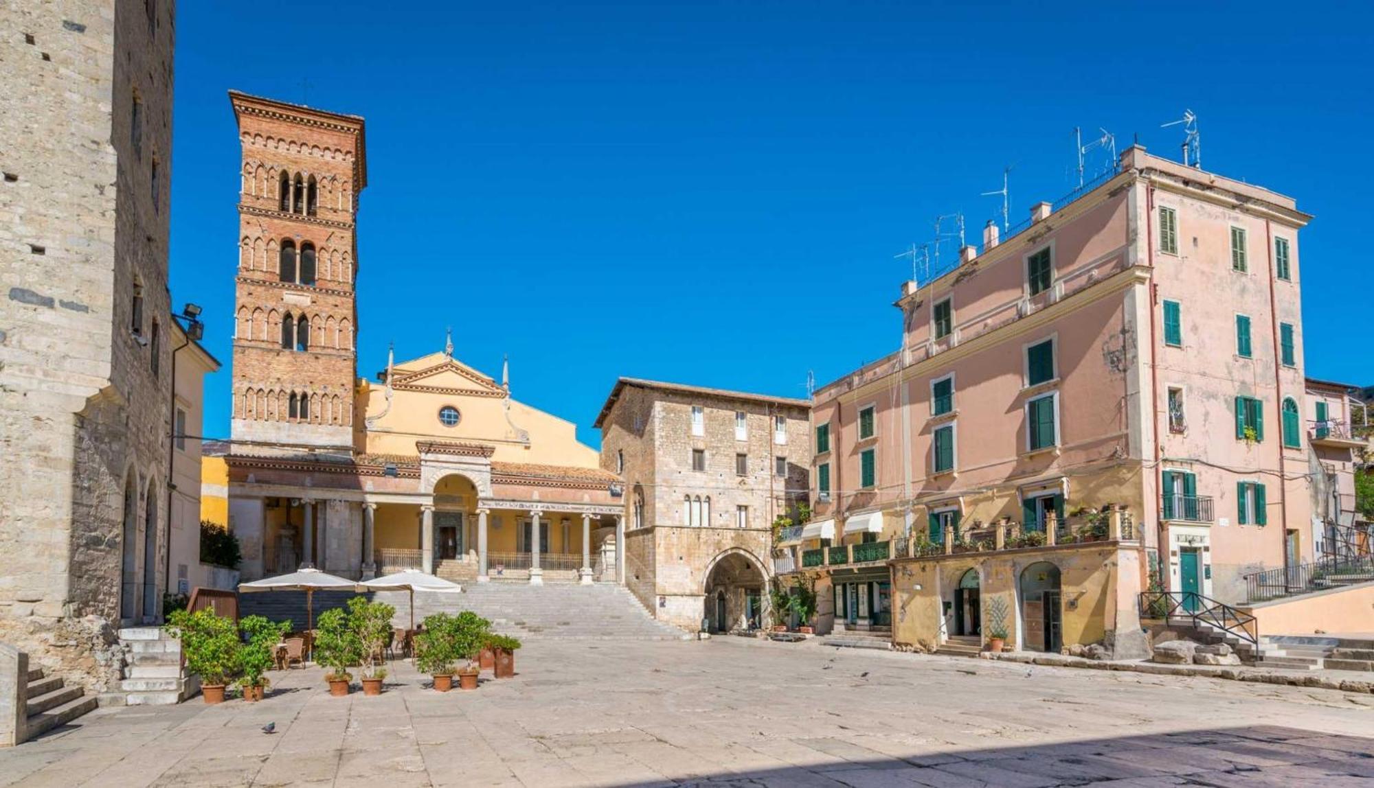 Casa Vitelli - Centro Storico A Due Passi Da Tutto Apartamento Terracina Exterior foto